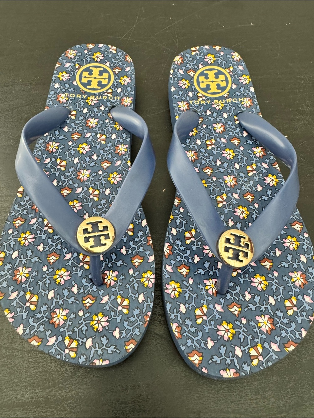 Tory Burch Fresh Blueberry Wild Pansy Rubber Blue Flip Flops Gold Logo Size 6